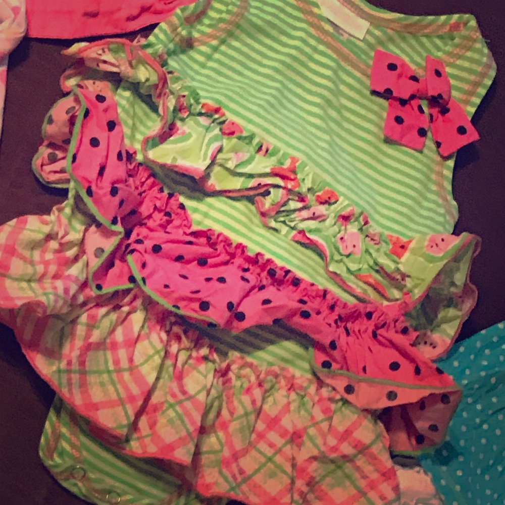 Worn once! Fits like 18 months. (Actual sz 24mnth)